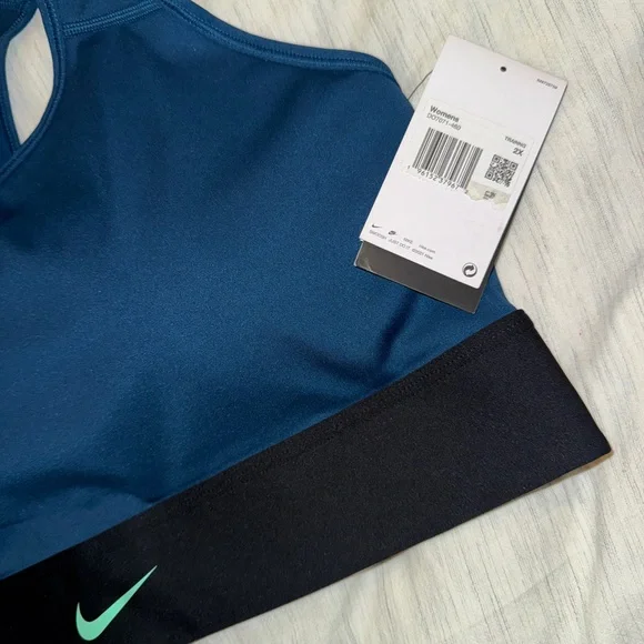 Nike Women's Blue Sports Bra - Picture 2 of 7